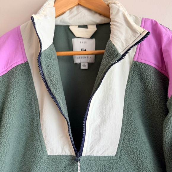 Free Assembly - Picture 5 of 7